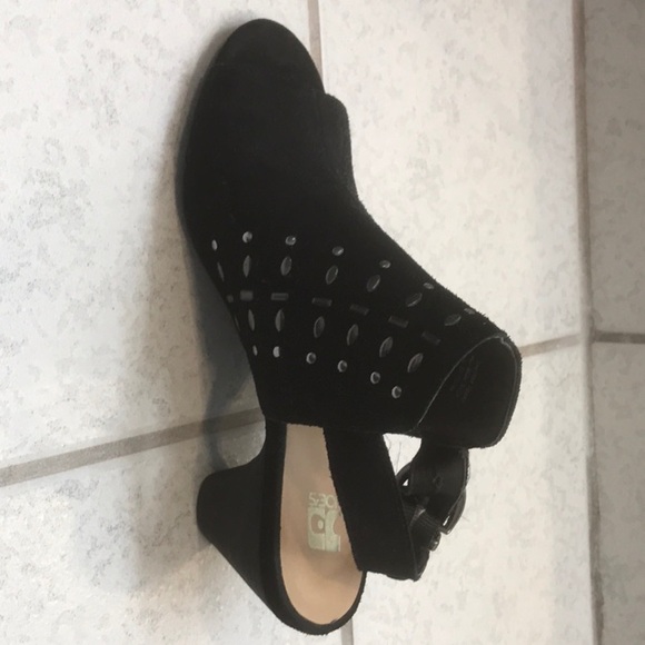 Beautiful peep toe sandals - Picture 4 of 5